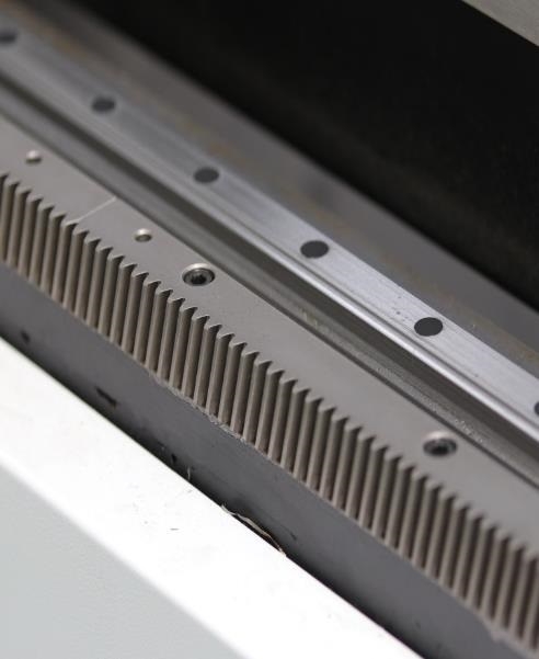 Лазерный станок для резки металла MetalTec 1530C (3000W, ручная смена столов)