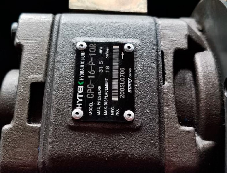 Листогибочный гидравлический пресс MetalTec HBM 125/3200M (Е22, ручная компенсация прогиба, инвертор заднего упора)