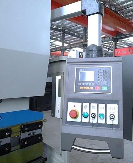 Листогибочные гидравлические прессы с контроллером E22 MetalTec HBM