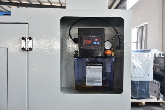 Токарный станок c ЧПУ с прямой станиной MetalTec CK 2320 (гидрав. патрон)