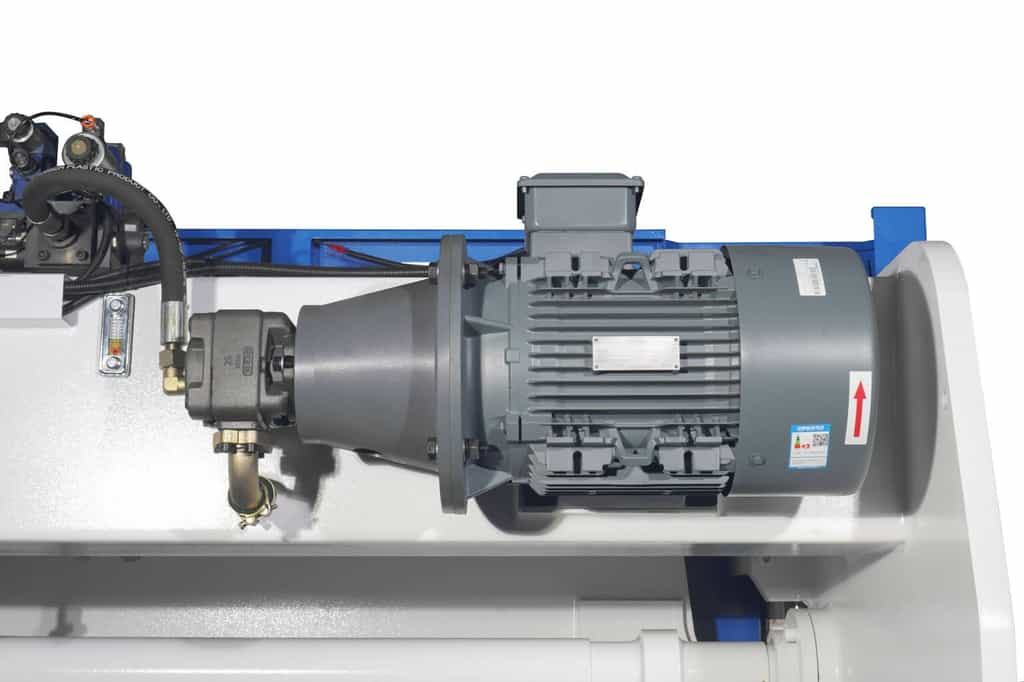 Листогибочный гидравлический пресс с ЧПУ TP10S MetalTec HBM 100/3200C