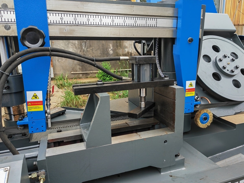 Ленточнопильный станок MetalTec BS 600 CH (угол 90°)