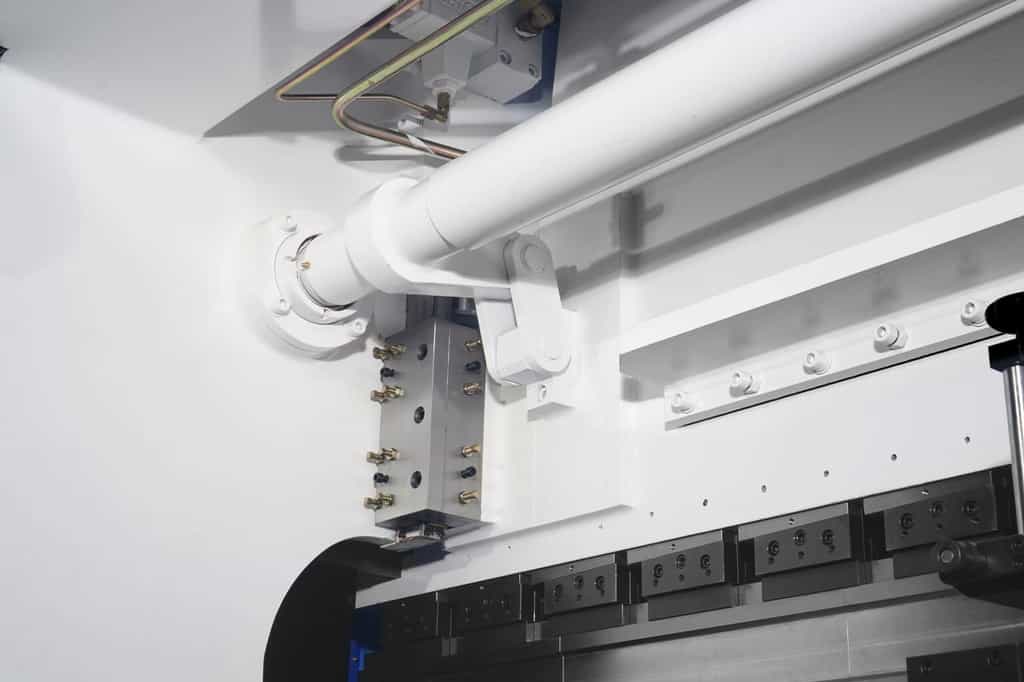 Листогибочный гидравлический пресс с ЧПУ TP10S MetalTec HBM 100/3200C