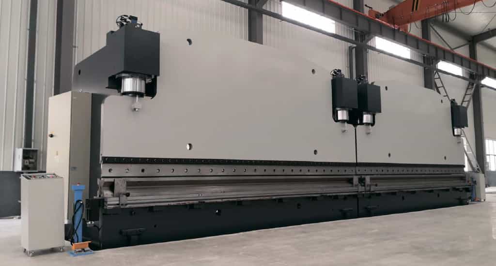 Листогибочный гидравлический пресс с ЧПУ MetalTec HBC 1000/6000