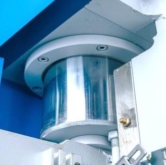 Листогибочный гидравлический пресс с ЧПУ TP10S MetalTec HBM 100/3200C