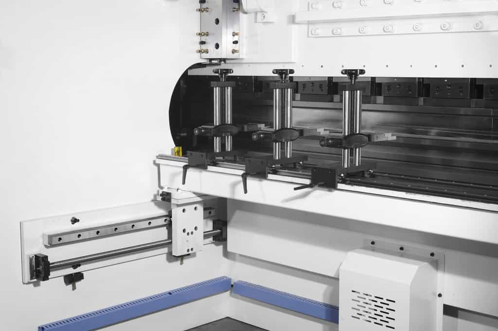 Листогибочный гидравлический пресс с ЧПУ TP10S MetalTec HBM 100/3200C