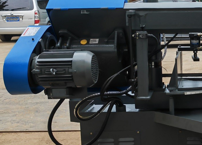 Автоматический колонный ленточнопильный станок MetalTec BS 300 CA