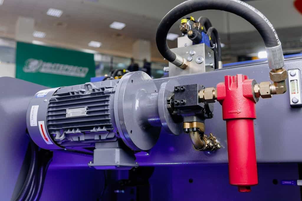 Листогибочный пресс с ЧПУ ESA630S MetalTec HBC 90/2500
