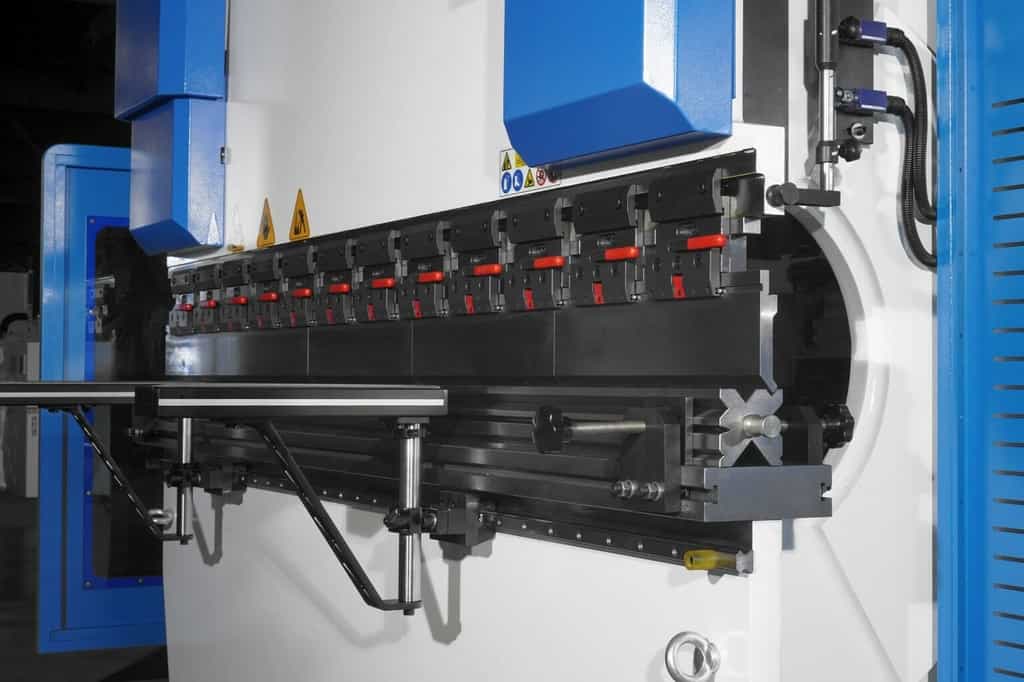 Листогибочный гидравлический пресс с ЧПУ TP10S MetalTec HBM 100/3200C