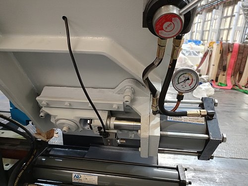 Ленточнопильный станок MetalTec MBS 350/50 CH (угол 90°)