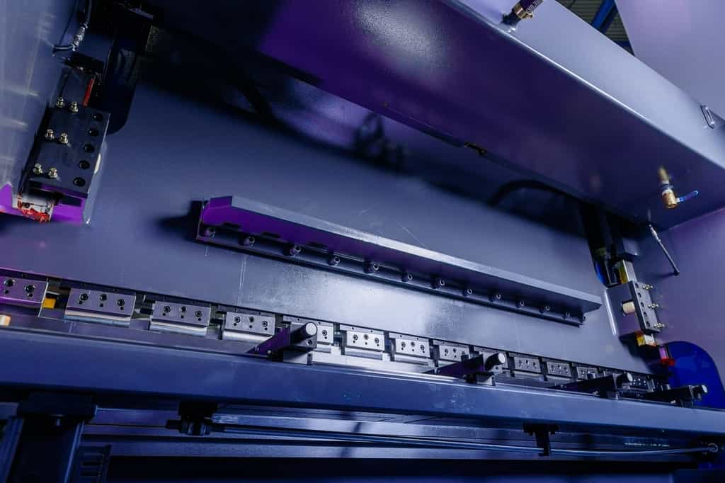 Листогибочный пресс с ЧПУ ESA630S MetalTec HBC 90/2500