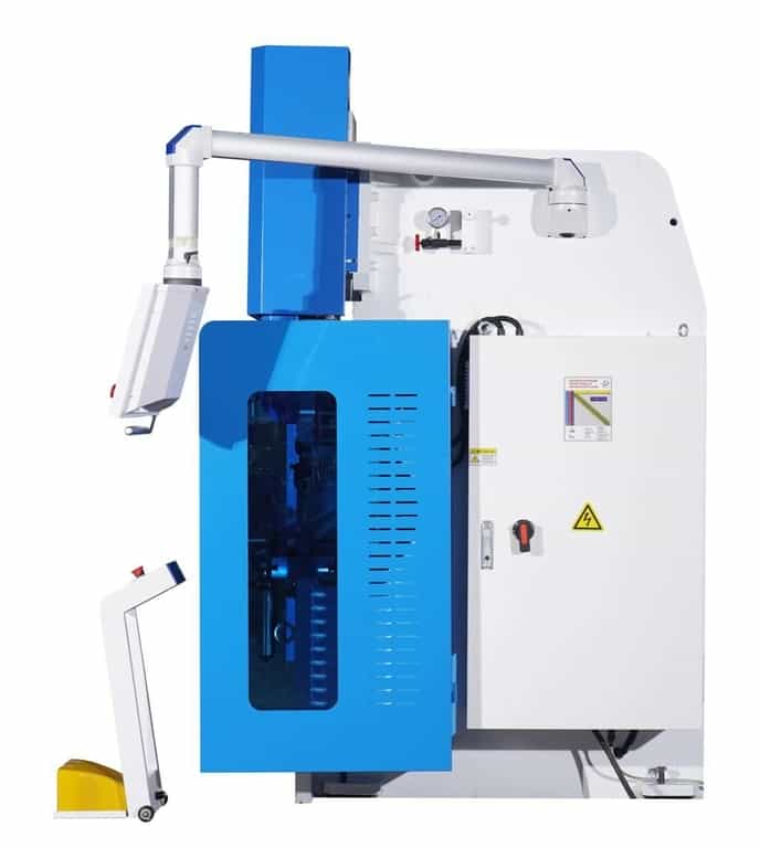 Листогибочный гидравлический пресс с ЧПУ TP10S MetalTec HBM 100/3200C